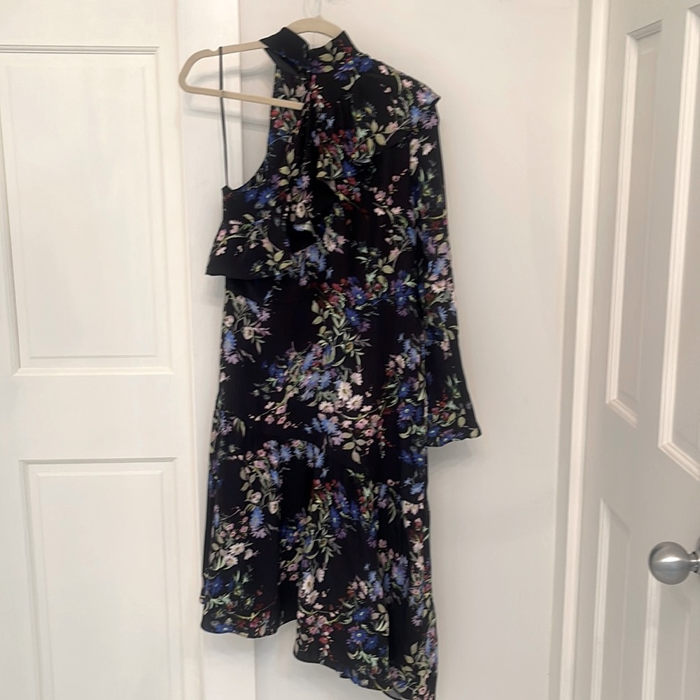 Asimétricas Parker dress. Size 6